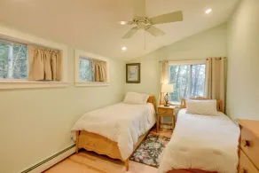 Falmouth Vacation Rental On Highland Lake! - Innvendig