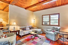 Wawayanda House on 62 Acres - Multiple Fireplaces! - Intérieur
