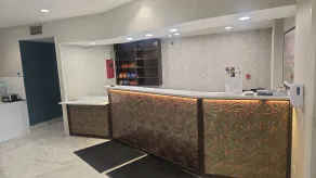 Quality Inn & Suites Sunport Airport Albuquerque - Lobby