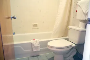 Super 8 by Wyndham Christiansburg - Salle de bain