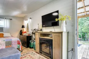Couple's Retreat w/ Creek Access in Rogersville - Interior