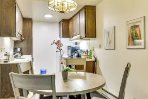 Walk to Beach! Alameda Condo w/ Pool Access - Innenbereich