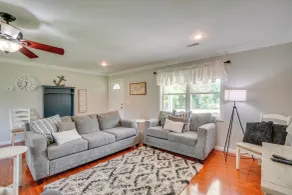 Walk to Marina: Norris Lake Escape w/ Deck + Views - Innenbereich