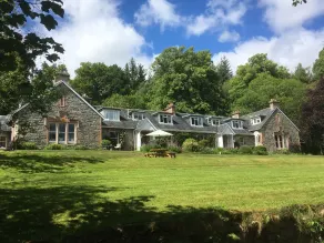 The Cnoc Hotel - Exterior