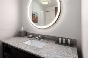La Quinta Inn & Suites by Wyndham Meridian - Salle de bain