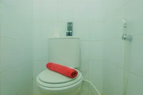 Best Price Studio Apartment at Gunung Putri Square - Salle de bain