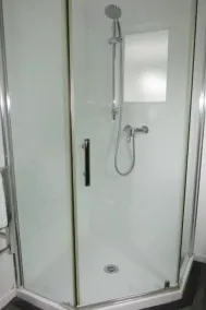 136 On Bealey Motel - Baño