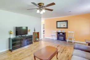 'the Old Parsonage' Pindall House w/ Patio! - Innvendig