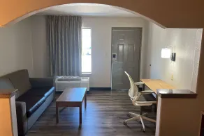 Days Inn & Suites by Wyndham Opelousas - Chambre