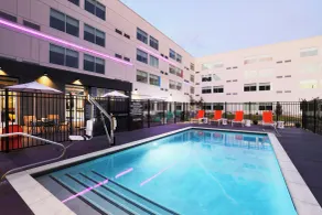 Aloft by Marriott Reno-Tahoe International Airport - Piscine