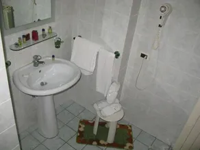 Hotel Iris - Bathroom