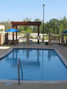 Hampton Inn & Suites Center - Pool