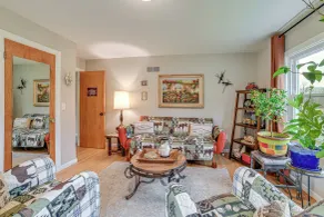 1 Mi to Historic District: Mtn-view Franklin Home - Interior