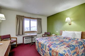 Bloomer Inn & Suites - Zimmer