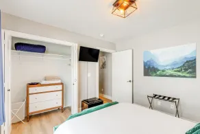 Hot Tub & Fire Pit: Chic Asheville Oasis - Interiör