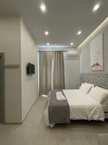 Naptown Rooms - Room