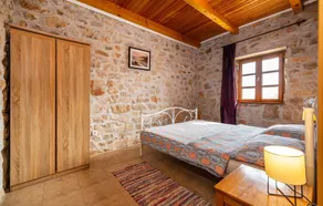 Awesome Home In Lisane Tinjske - Room