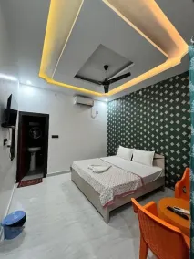 Ananya Hotel & Restaurant Naimisharanya - Habitación