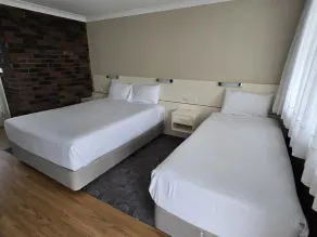 Best Western Parkside Motor Inn - Room