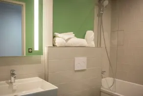 Best Western 11BAUER Paris Saint-Ouen - Salle de bain