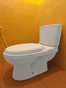 OYO 92308 Kos Duduk - Bathroom