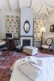 Ostra Menalon Luxury Suites - Zimmer