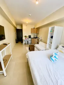 Avida Riala Towers-Stylish Studio & 1BR Condo - Room