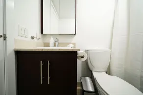 The House of Canary - Bathroom