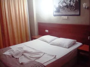 Kartel Hotel - Room