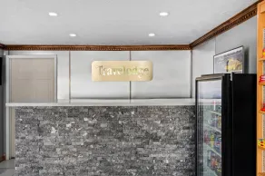 Travelodge by Wyndham Bloomington - Hall