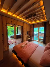 Valley Suit - Room