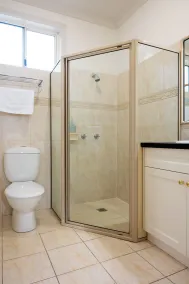 Riverview at Ross - Bathroom