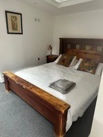 Liverpool Waterfront Stay, excellent location , parking available - Rum