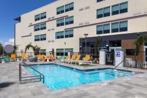 Aloft by Marriott Glendale at Westgate - Piscine