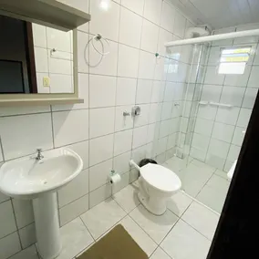 OK Inn Hotel - Badezimmer