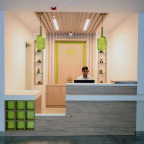 Hotel Le Roi Express Karol Bagh - Resepsjon
