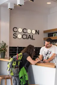 Cocoon City Hostel - Borne des arrivées/des départs