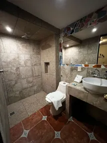 Hotel & Cava La Parroquia - Salle de bain