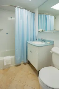 Concord Suites - Bathroom