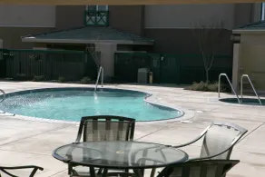 Holiday Inn Express Tehachapi by IHG - Outdoor pool