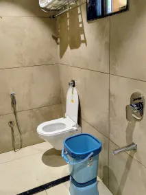 Kubo by Convivial Hotels - Bathroom