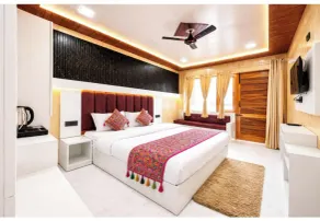 Sangeeta Prime Stay Nainital - Comfortable Rooms , Restaurant & Convenient Parking - Room