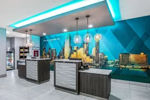 La Quinta Inn & Suites DFW West-Glade-Parks - Réception