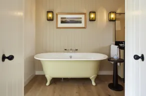 Grove of Narberth - Bathroom