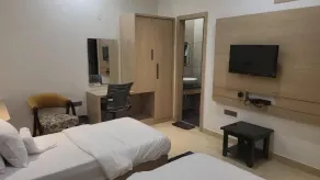 Hotel Midtown Aligarh - Chambre