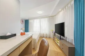 NO.8 Qing Ni Apartment(DL Railway Station Zhongshan Square Branch ) - Værelse