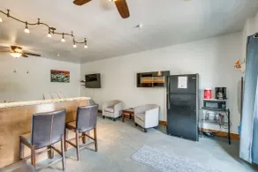 Central Lava Hot Springs Studio w/ Deck & Views! - Intérieur