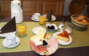 Camera privata con giardino, griglia e terrazza | Vista sul giardino - Sala colazione