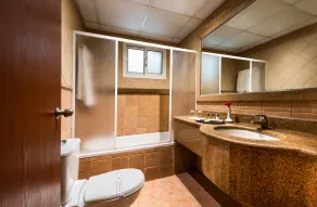 Boudl Palestine - Bathroom