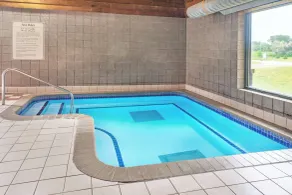 Baymont by Wyndham Brooklyn Center - Piscine